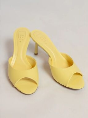 Elaine Heel Yellow